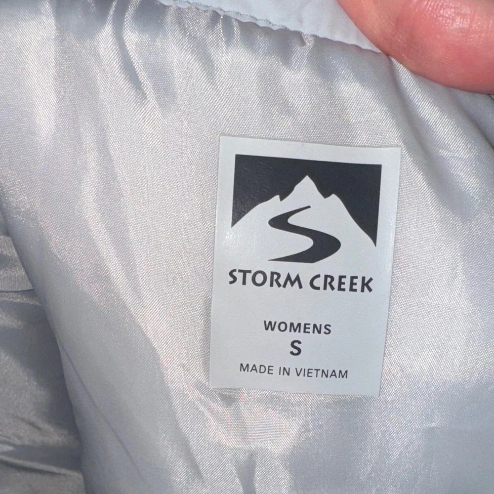 Storm Creek Women's Light Gray White Quilted Keystone Vest 4 zipper pocket Small - Picture 13 of 13